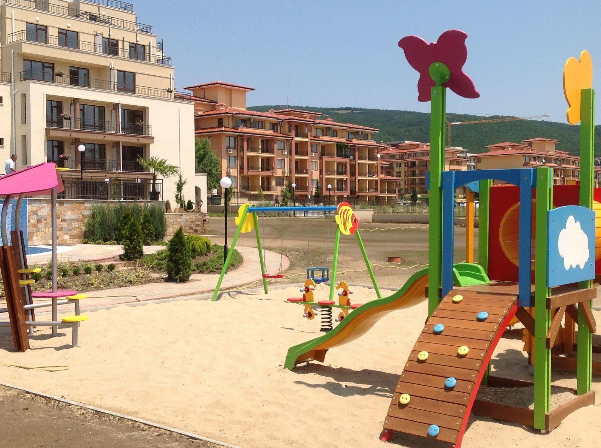 Aparthotel Sorrento Sole Mare Sveti Vlas Exteriér fotografie